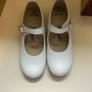 White size 1 Footmates Mary Jane style new. Can send with box if buyer prefers.